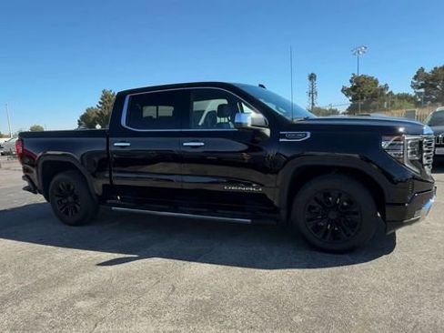 Used 2022 GMC Sierra 1500 Denali image 2