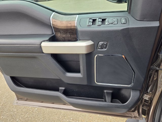 Certified 2022 Ford F350 Lariat RWD image 26