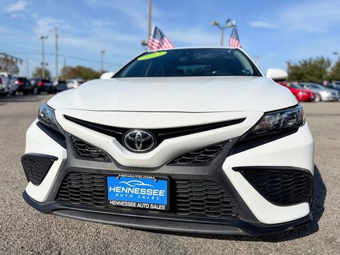 Used 2022 Toyota Camry SE image 17