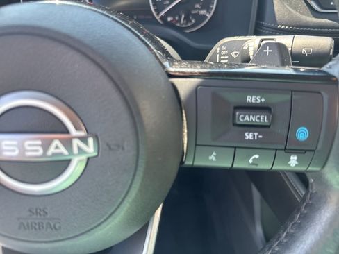 Used 2023 Nissan Rogue SL AWD/4WD image 23