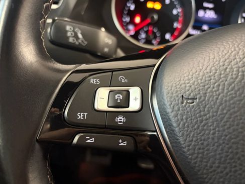 Used 2021 Volkswagen Tiguan SE R-Line AWD/4WD image 30