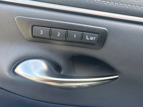 Used 2025 Lexus ES 350 w/ Premium Package FWD image 17