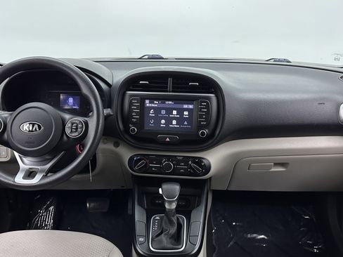 Used 2020 Kia Soul LX FWD image 26