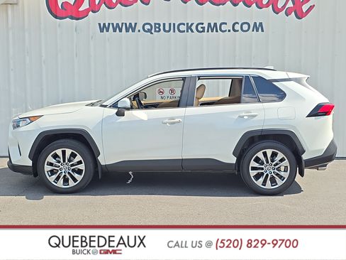 Used 2021 Toyota RAV4 XLE Premium FWD image 4