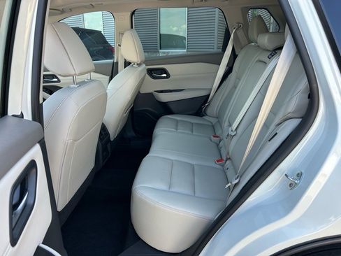 Used 2023 Nissan Rogue SL image 36