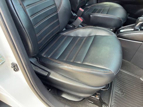 Used 2019 Nissan Kicks SR w/ SR Premium Package FWD image 39