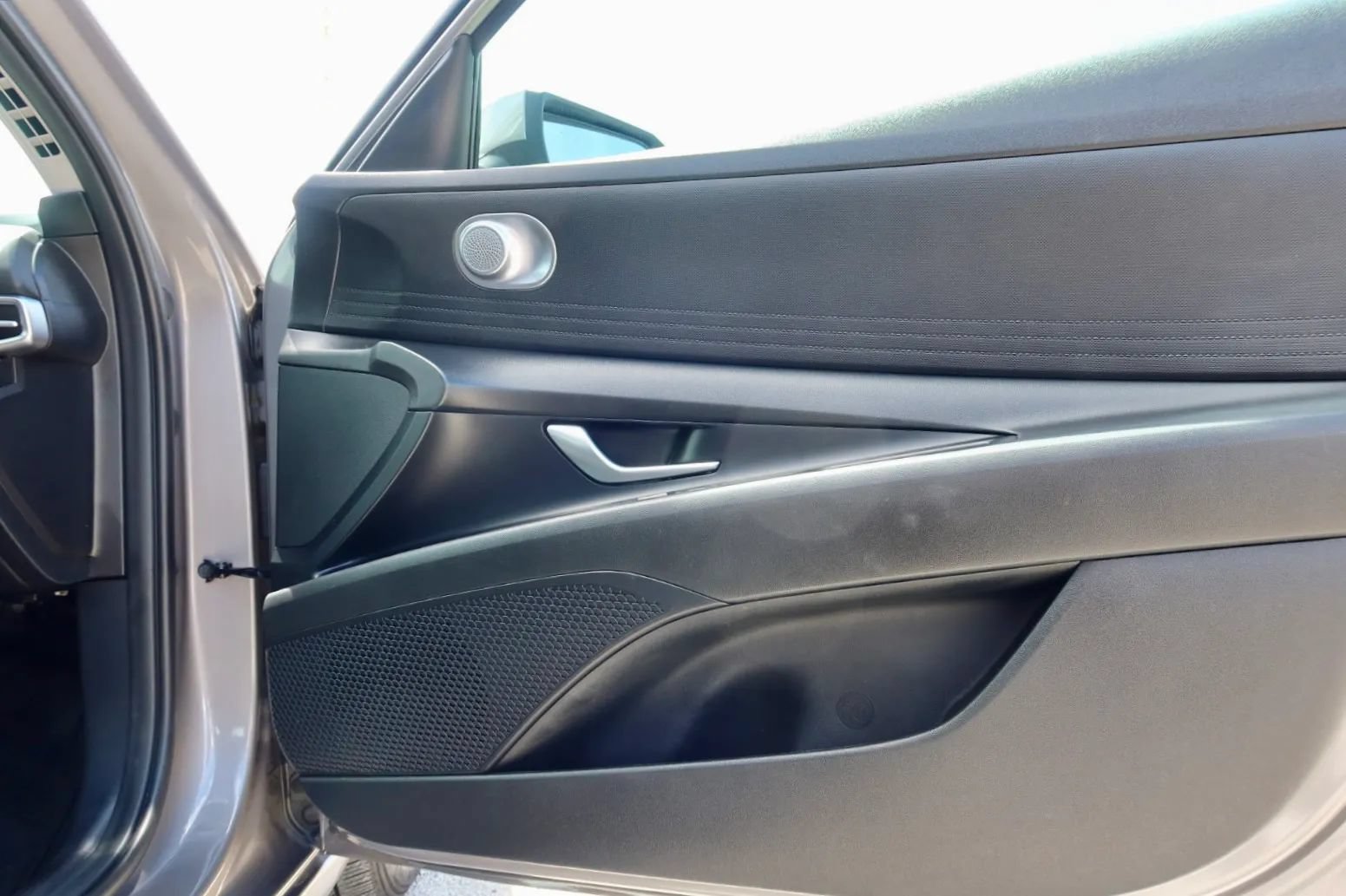 Used 2023 Hyundai Elantra SEL FWD image 17