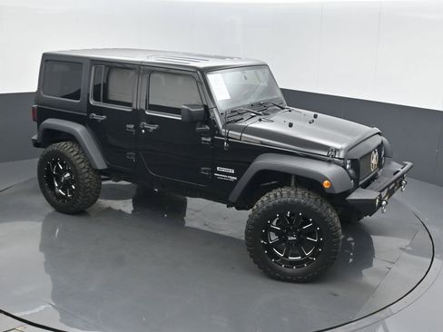 Used 2018 Jeep Wrangler Unlimited Sport S image 31