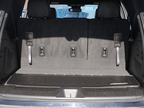 Used 2023 Chevrolet Suburban LT image 29