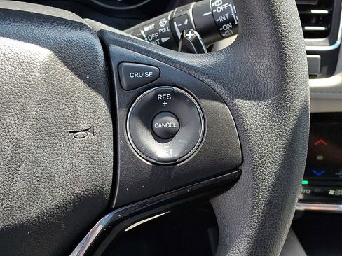 Used 2018 Honda HR-V EX image 22