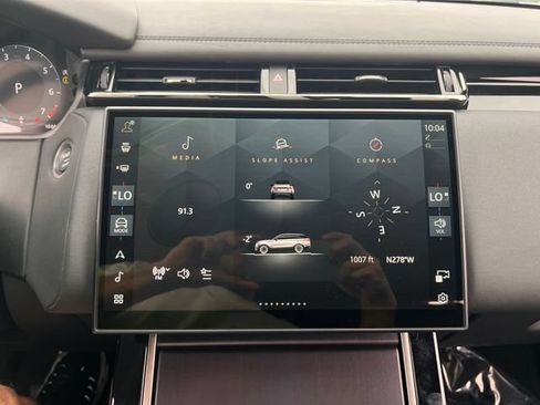 Used 2026 Land Rover Range Rover Velar Dynamic SE AWD/4WD image 28