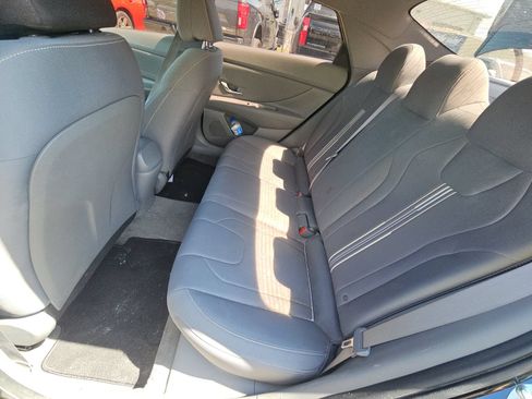 Used 2022 Hyundai Elantra SEL w/ Convenience Package FWD image 14