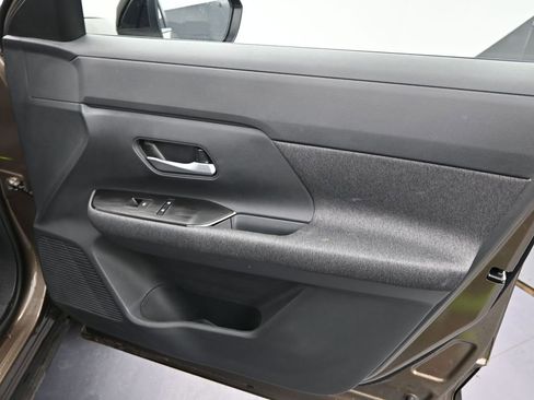 Used 2026 Nissan Kicks SV FWD image 8