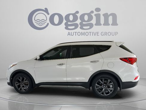 Used 2017 Hyundai Santa Fe Sport FWD image 2