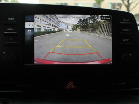 Used 2025 Hyundai Elantra Sport FWD image 31