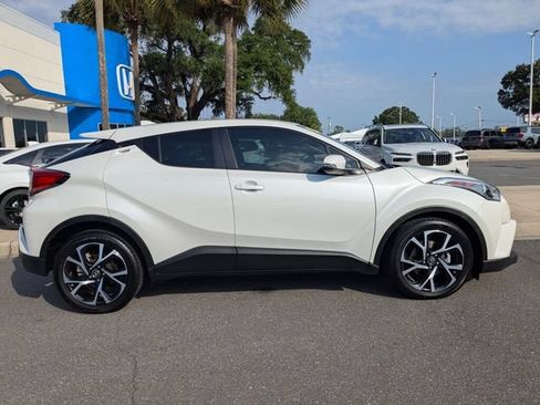 Used 2018 Toyota C-HR XLE FWD image 6