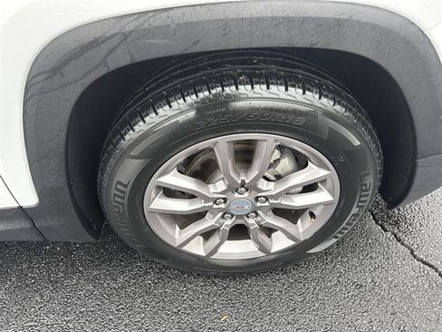 Used 2023 GMC Terrain SLT image 9