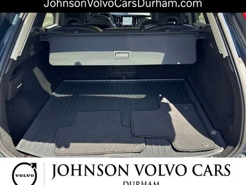 Used 2023 Volvo XC60 B5 Core w/ Climate Package AWD/4WD image 10