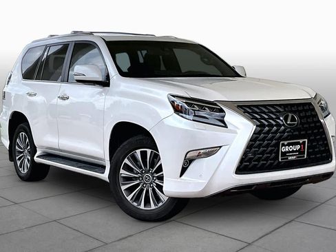 Used 2023 Lexus GX 460 Luxury w/ Accessory Package AWD/4WD image 3