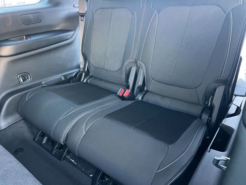 New 2026 Jeep Grand Cherokee L Laredo image 15