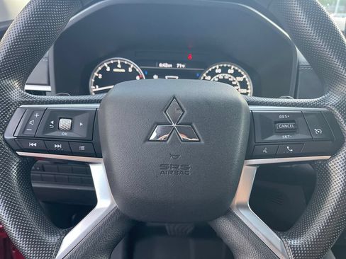 Used 2022 Mitsubishi Outlander ES AWD/4WD image 15