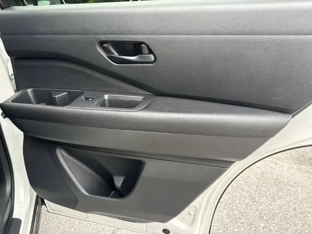 Certified 2025 Nissan Pathfinder SV AWD/4WD image 24