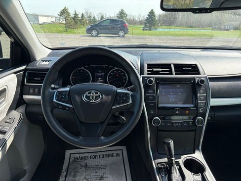 Used 2017 Toyota Camry XSE FWD image 28
