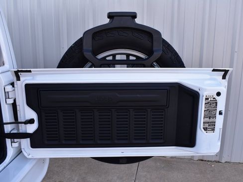 Used 2024 Jeep Wrangler High Altitude image 30