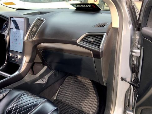 Certified 2023 Ford Edge Titanium AWD/4WD image 18