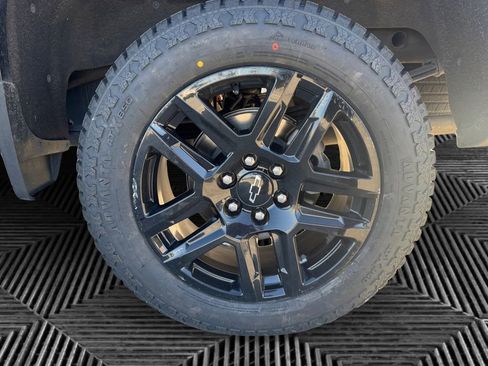 Used 2021 Chevrolet Silverado 1500 LT Trail Boss image 36