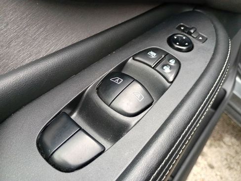 Used 2023 Nissan Murano SV image 11