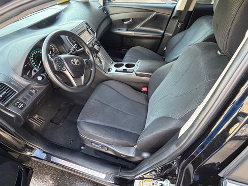 Used 2015 Toyota Venza LE image 17