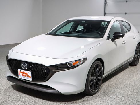 Used 2024 MAZDA MAZDA3 s image 29