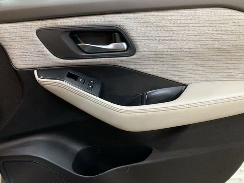 Used 2023 Nissan Rogue SV image 19