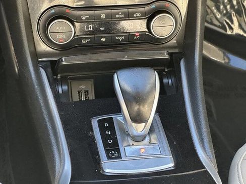Used 2017 INFINITI QX30 Premium w/ Navigation Package FWD image 19