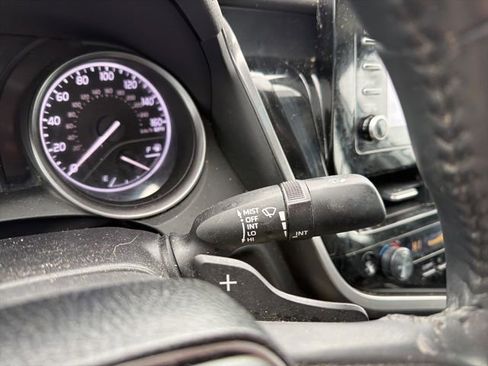 Used 2023 Toyota Camry SE image 33