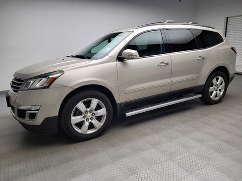 Used 2016 Chevrolet Traverse LT w/ Style and Technology Package FWD image 2