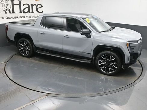 Used 2024 GMC Sierra EV Denali image 46