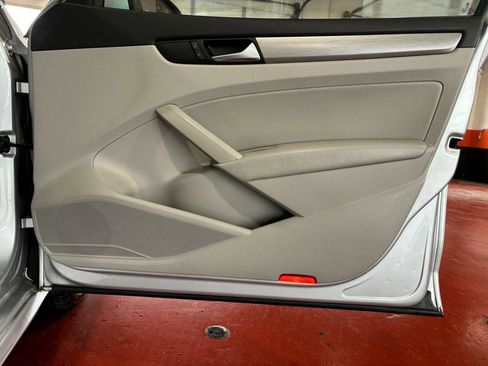 Used 2014 Volkswagen Passat 2.5 SE image 30