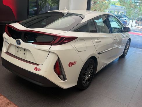 Used 2017 Toyota Prius Prime Premium FWD image 5