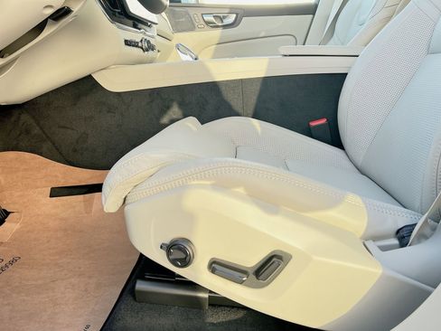 New 2026 Volvo XC60 B5 Ultra w/ Protection Package Premier image 14