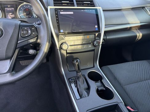 Used 2015 Toyota Camry LE FWD image 25