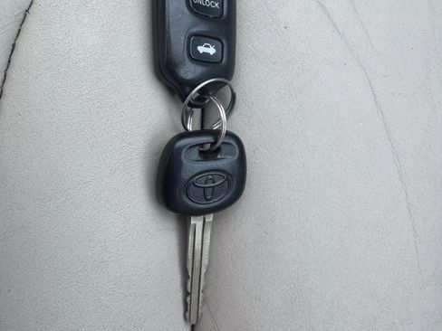 Used 2003 Toyota Avalon XLS image 38