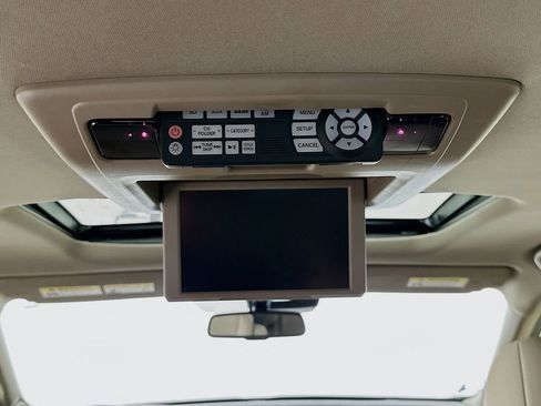 Used 2018 Honda Pilot Touring image 32