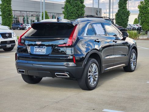Used 2024 Cadillac XT4 Premium Luxury w/ Technology Package FWD image 7