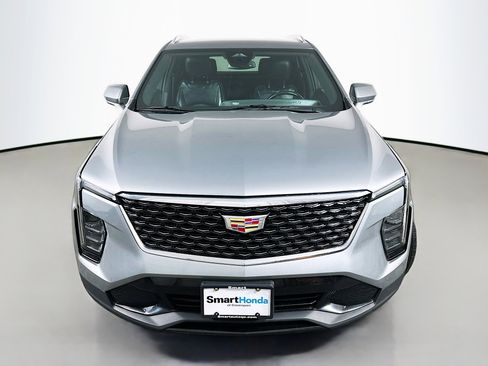 Used 2024 Cadillac XT4 Premium Luxury AWD/4WD image 2