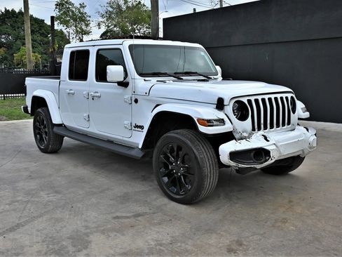 Used 2023 Jeep Gladiator Overland image 2