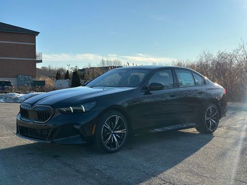 New 2026 BMW 530i xDrive w/ M Sport Package image 3