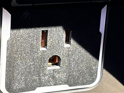 Used 2021 Chevrolet Tahoe RST w/ Luxury Package image 34