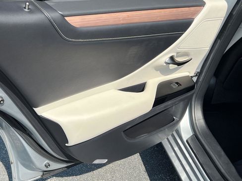Certified 2023 Lexus ES 350 w/ Premium Package image 23